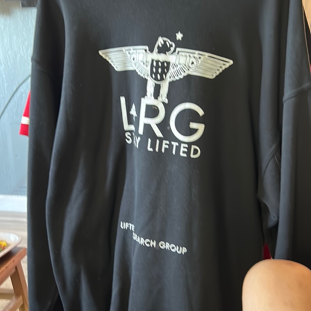 Men’s black sweater(LRG)men’s XL